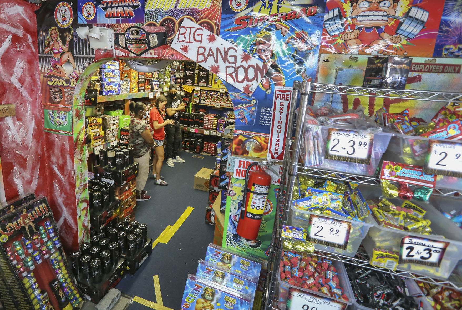 House of Fireworks, Dyer